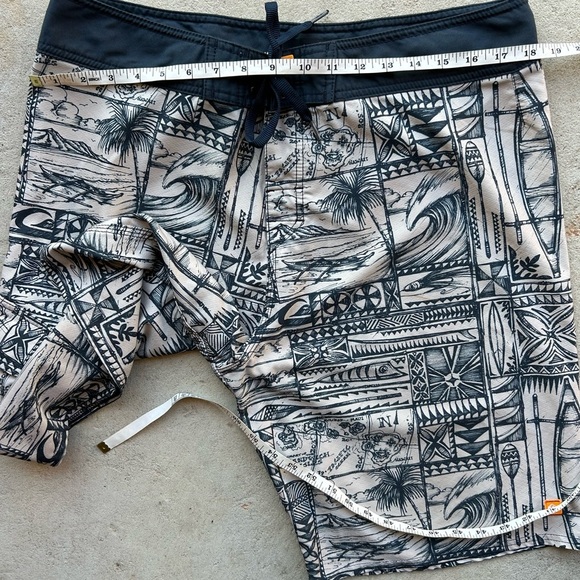 O’Neil Men's Size M Multicolored Swim Trunks With Adjustable Waist and Pockets - Picture 8 of 8